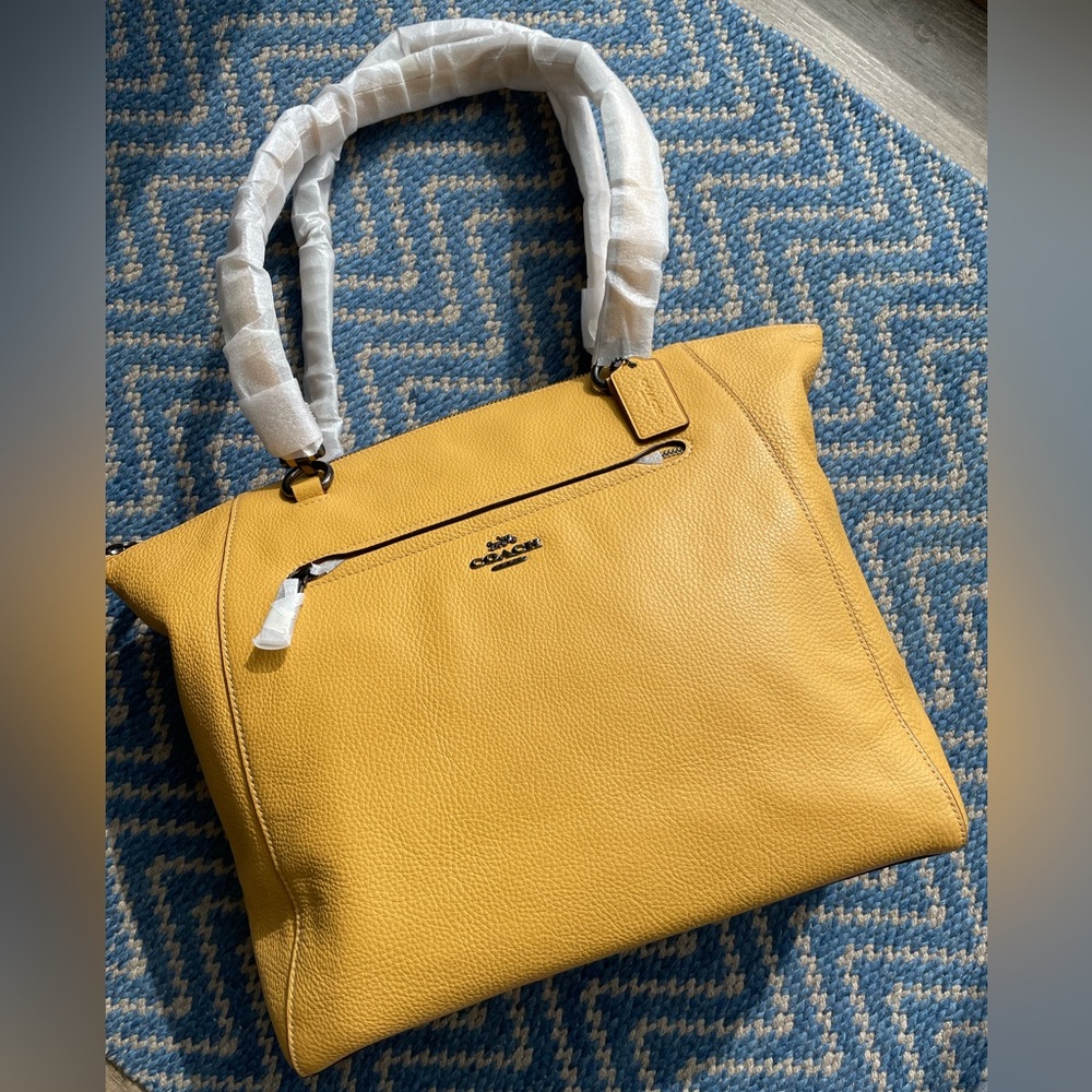 Coach Prairie Tote in Honey NWT